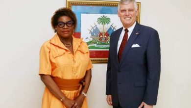 Rencontre entre la ministre Emmelie PROPHÈTE-MILCÉ et le chargé d'Affaires des États-Unis en Haïti